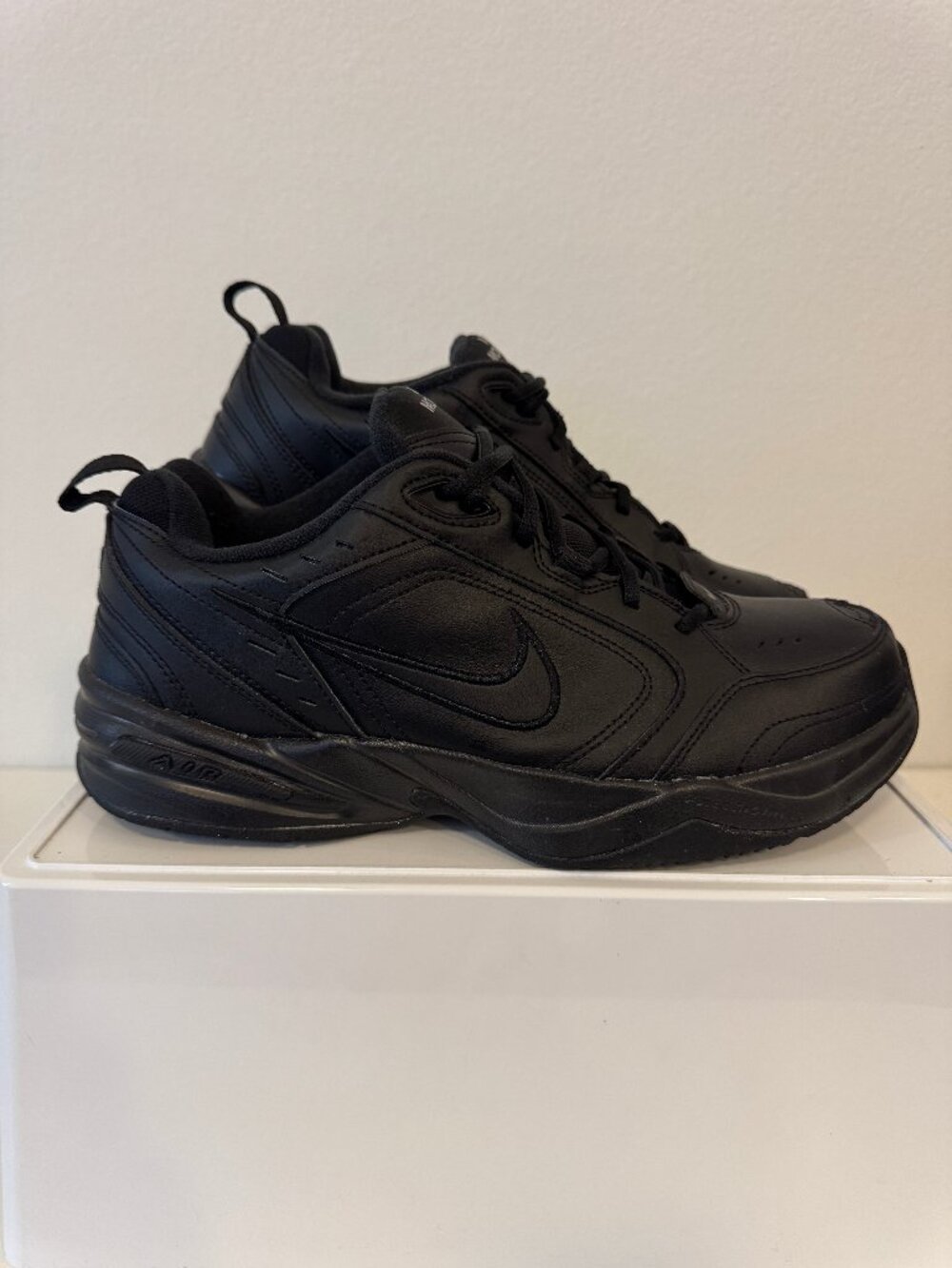 Nike Air Monarch IV 4E Wide Men's 10.5 Black Leather Training Shoes 416355-001